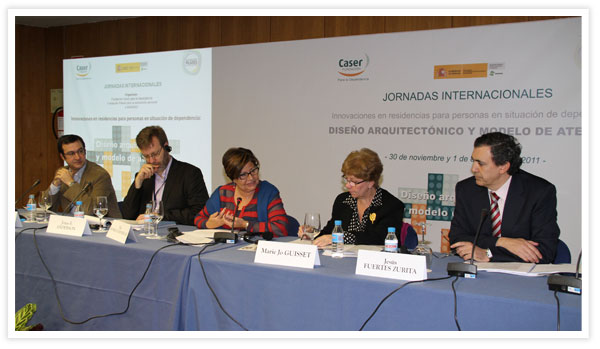 Mesa de ponentes Jornadas internacionales "Innovaciones en residencias"