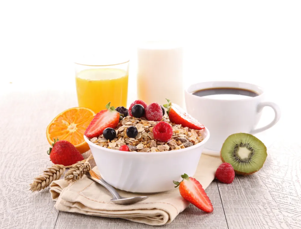 Foto de un desayuno con productos saludables