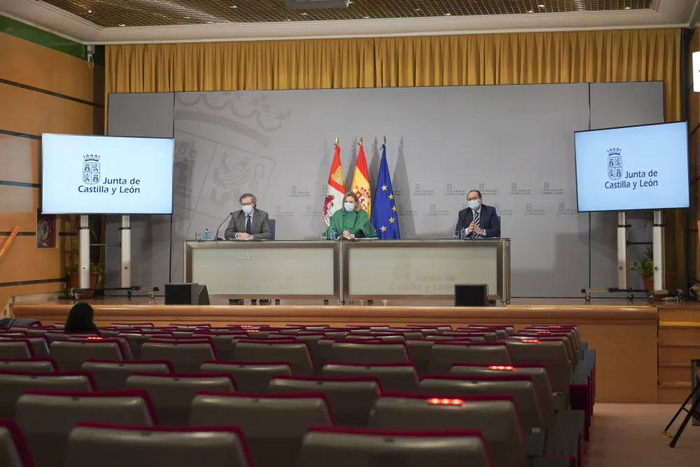 Foto de  personalidades de la consejera de Familia e Igualdad de Castilla y León